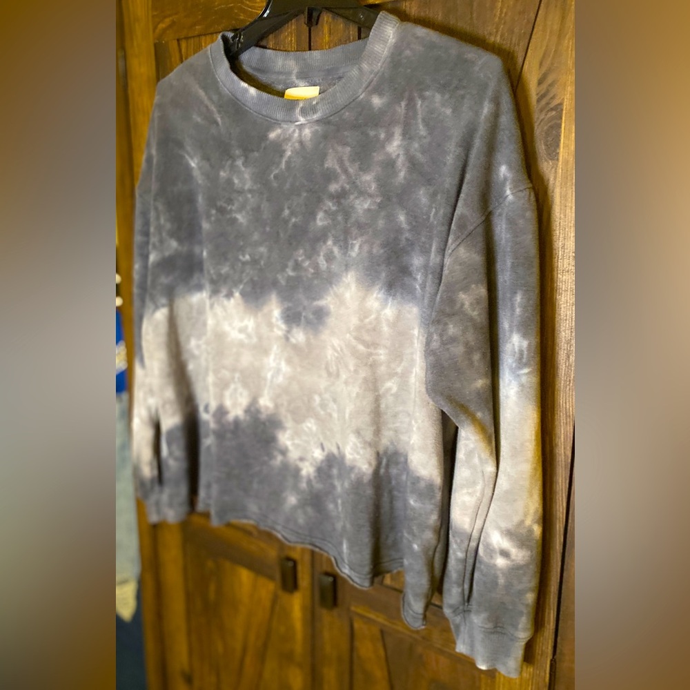 American Eagle Outfitters Gray Tie-Dye Crewneck Sweatshirt